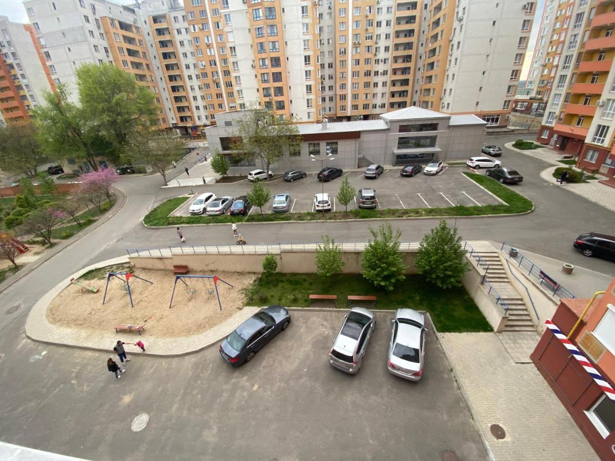 Two Bedroom Large Apartment In Кишинёв Экстерьер фото