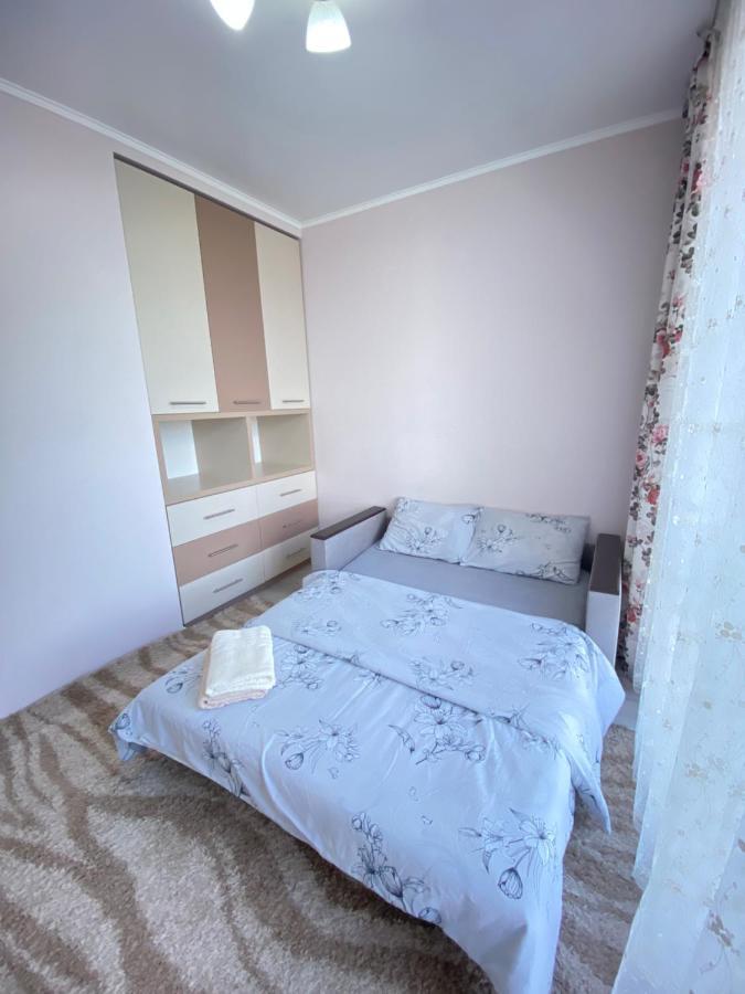 Two Bedroom Large Apartment In Кишинёв Экстерьер фото