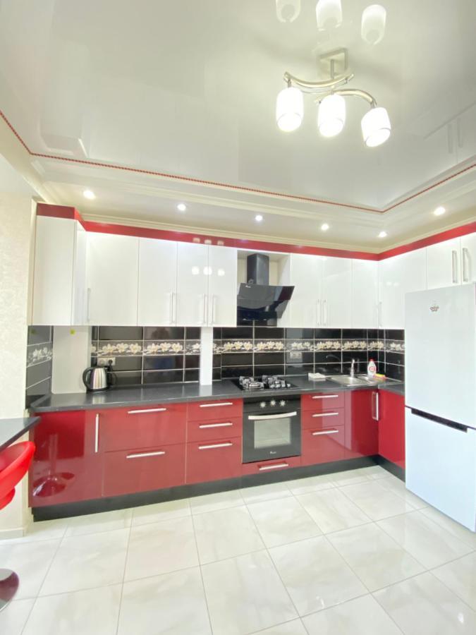 Two Bedroom Large Apartment In Кишинёв Экстерьер фото