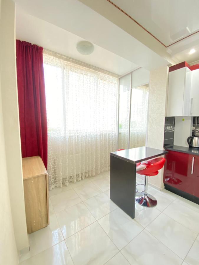 Two Bedroom Large Apartment In Кишинёв Экстерьер фото
