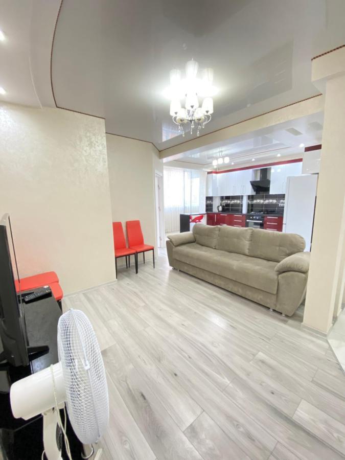 Two Bedroom Large Apartment In Кишинёв Экстерьер фото