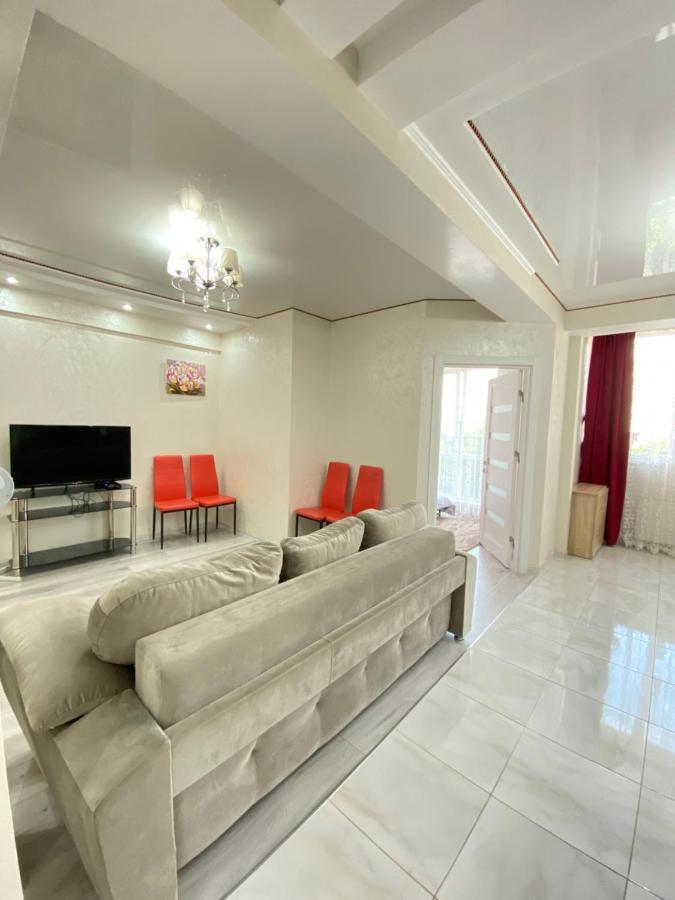 Two Bedroom Large Apartment In Кишинёв Экстерьер фото