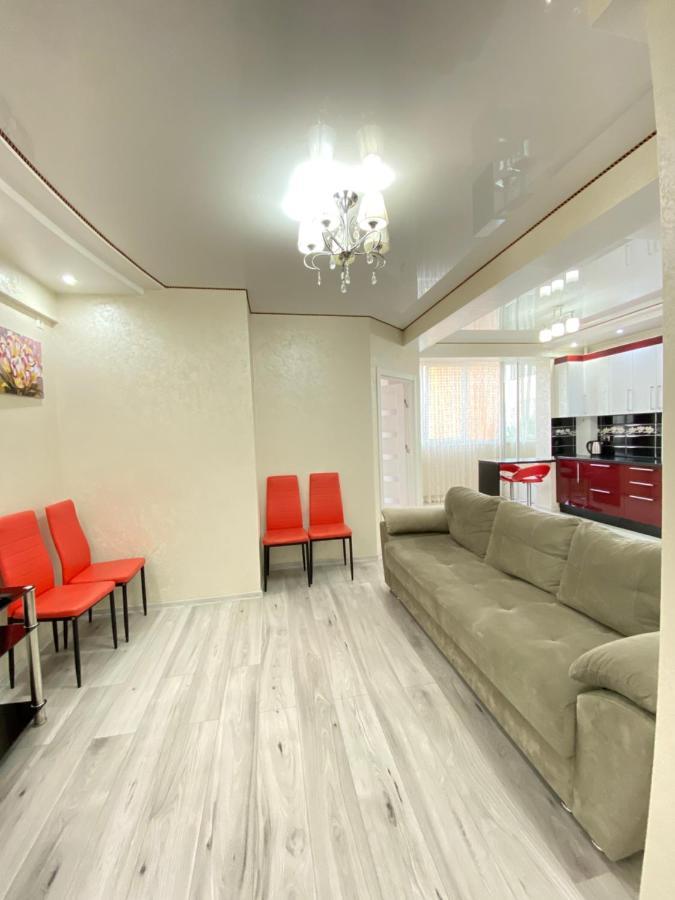 Two Bedroom Large Apartment In Кишинёв Экстерьер фото