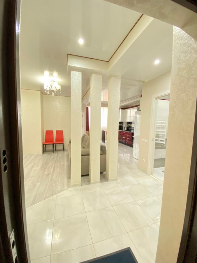 Two Bedroom Large Apartment In Кишинёв Экстерьер фото