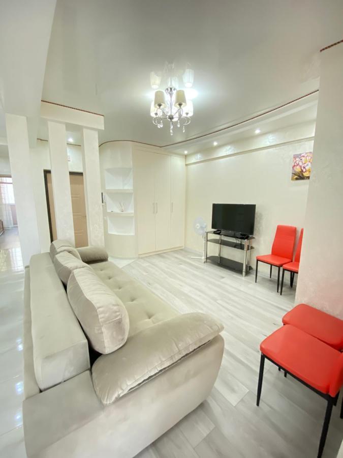 Two Bedroom Large Apartment In Кишинёв Экстерьер фото
