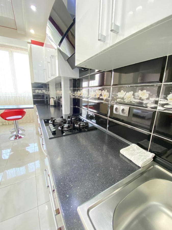 Two Bedroom Large Apartment In Кишинёв Экстерьер фото