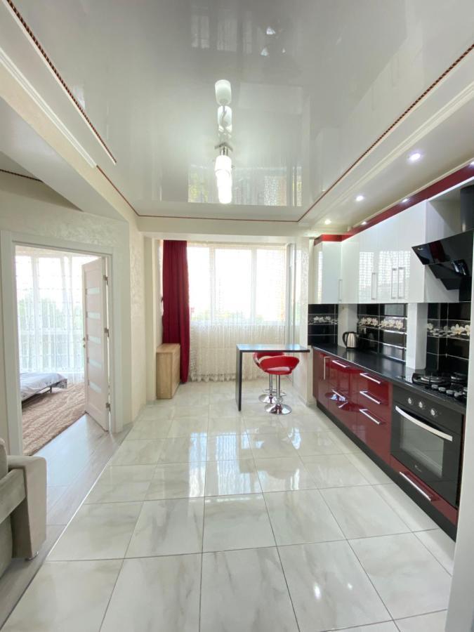 Two Bedroom Large Apartment In Кишинёв Экстерьер фото
