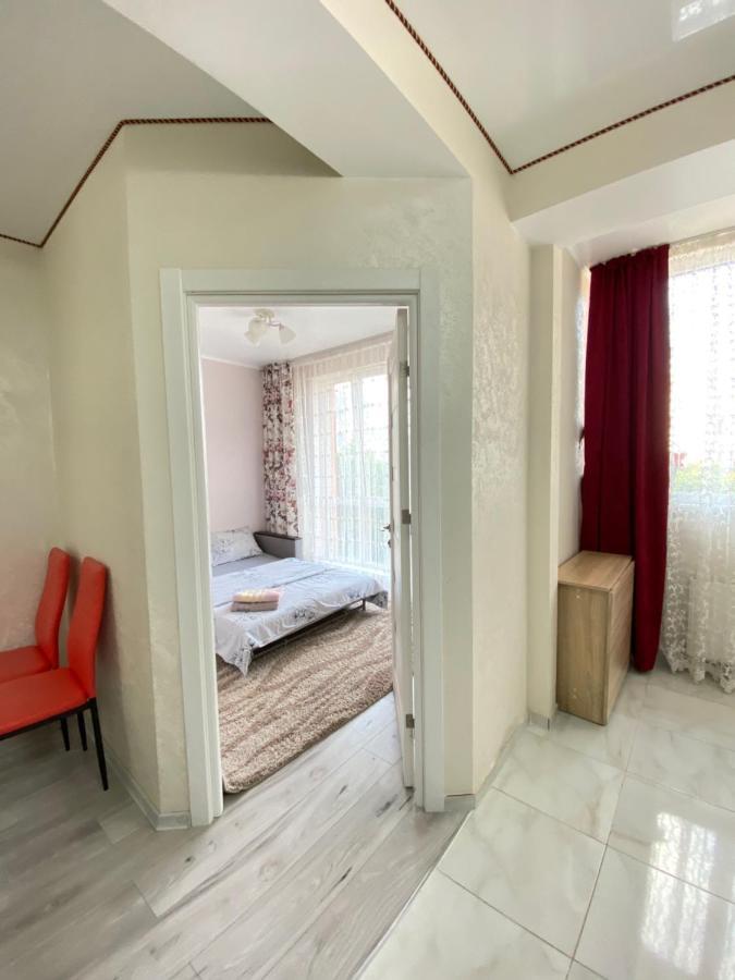 Two Bedroom Large Apartment In Кишинёв Экстерьер фото