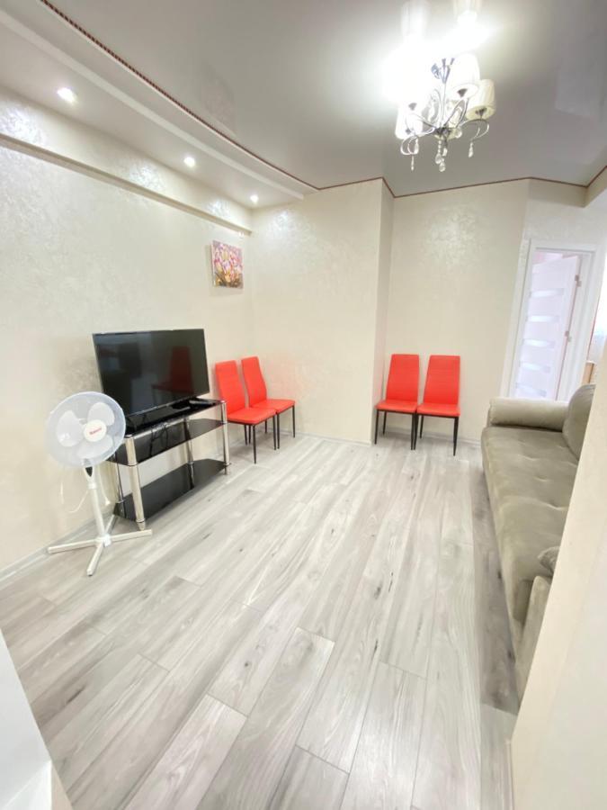 Two Bedroom Large Apartment In Кишинёв Экстерьер фото