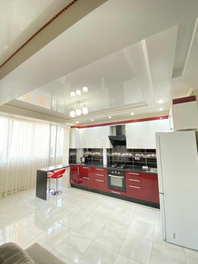 Two Bedroom Large Apartment In Кишинёв Экстерьер фото