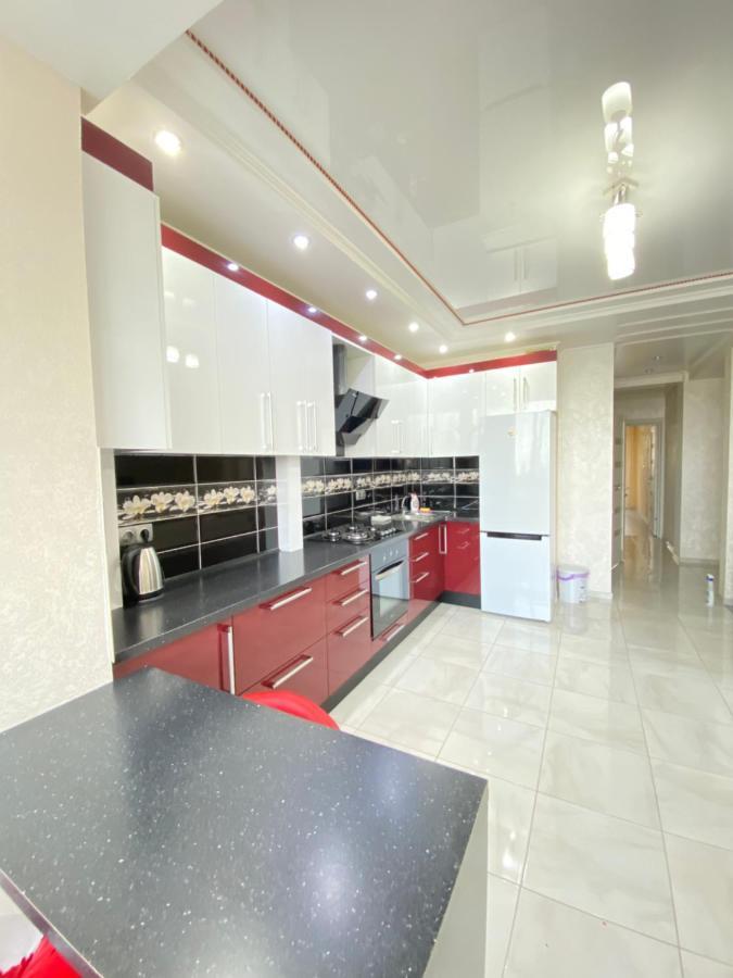 Two Bedroom Large Apartment In Кишинёв Экстерьер фото