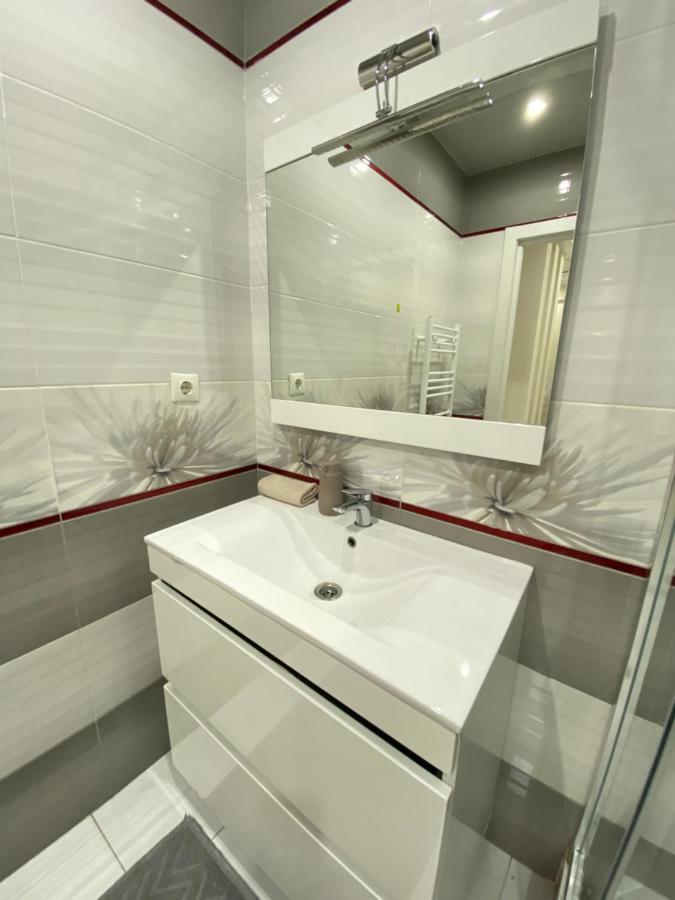 Two Bedroom Large Apartment In Кишинёв Экстерьер фото