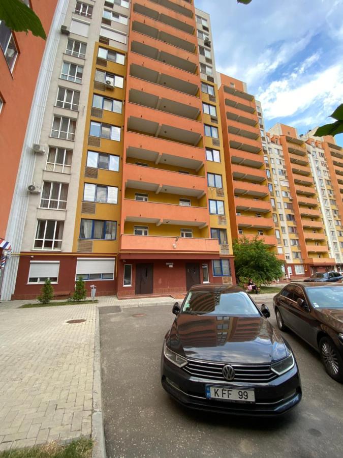 Two Bedroom Large Apartment In Кишинёв Экстерьер фото
