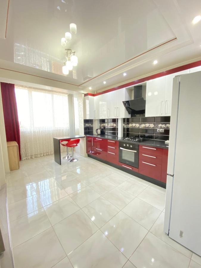 Two Bedroom Large Apartment In Кишинёв Экстерьер фото