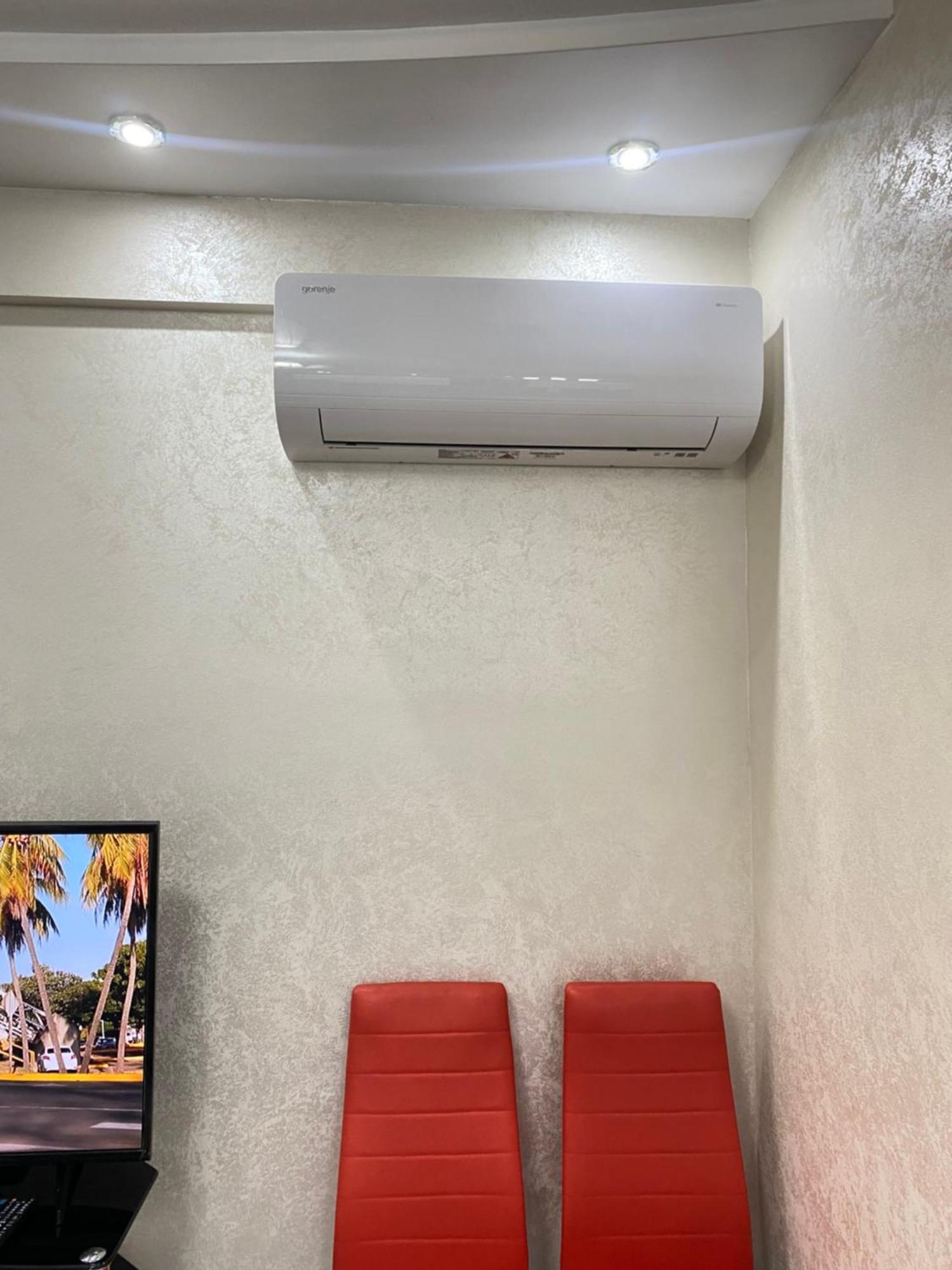 Two Bedroom Large Apartment In Кишинёв Экстерьер фото