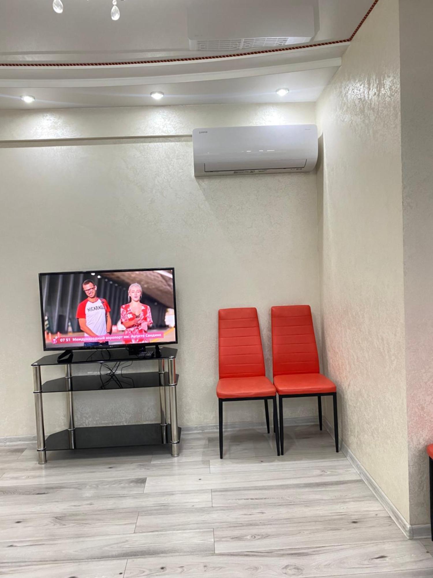 Two Bedroom Large Apartment In Кишинёв Экстерьер фото